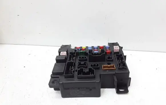 Mitsubishi Outlander Fuse module 8637A318
