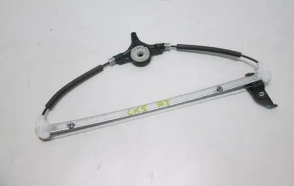 Mazda CX-5 Rear window lifting mechanism without motor