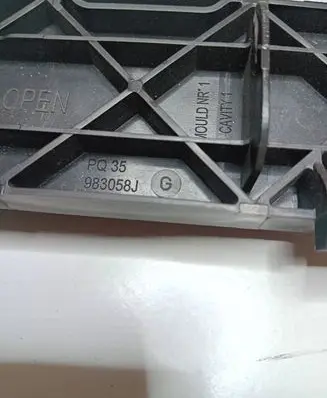 Volkswagen Touran I Cabin air micro filter cap 1K0819422