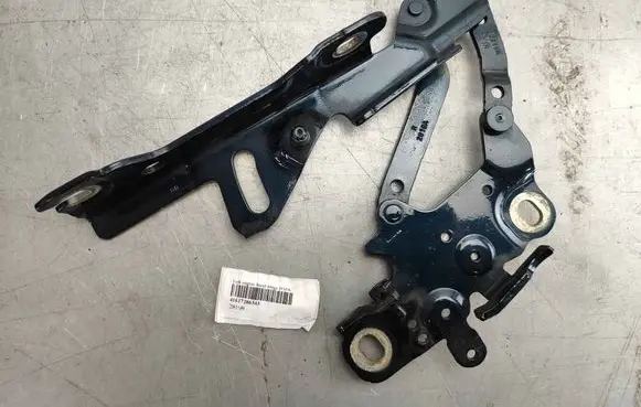 BMW 4 F36 Gran coupe Engine bonnet/hood hinges 41617286343 41617298137 7286343