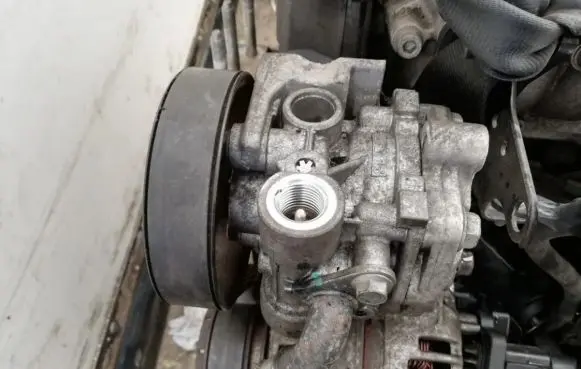 Mitsubishi Outlander Power steering pump