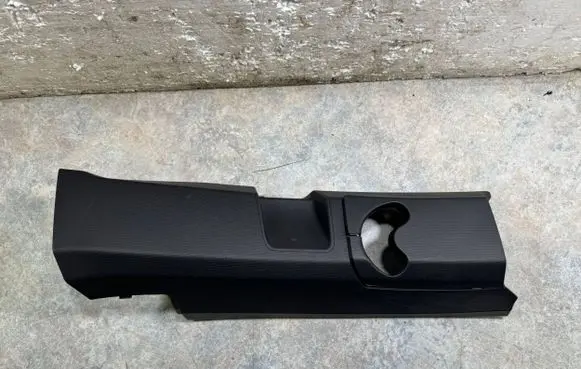 (B) pillar trim (top)