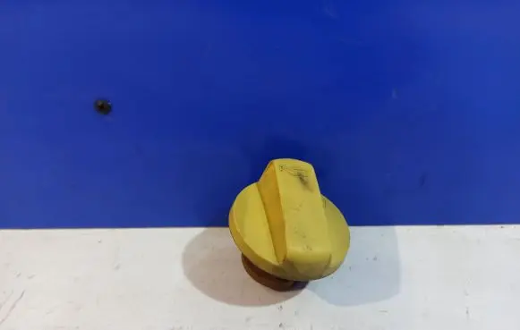 Saab 9-3 Ver1 Oil filler cap 12606578 12593349
