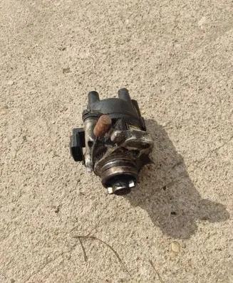 Mazda 323 Spark distributor T2T57371