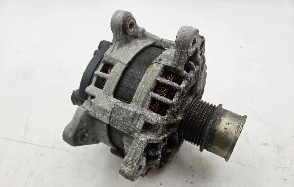 Volkswagen Tiguan Generator/alternator 05E903026R