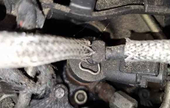 Volvo V50 Fuel injector 0445110188