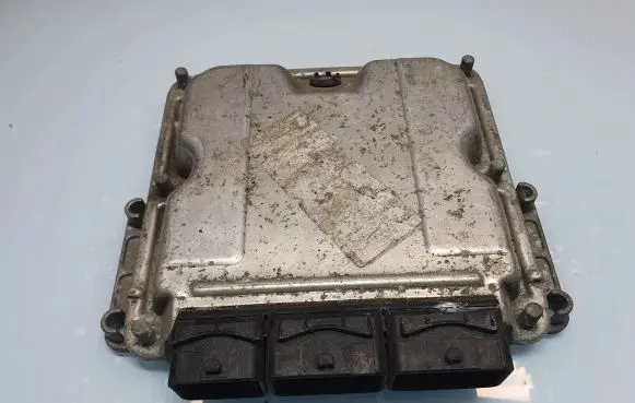 Renault Laguna II Engine control unit/module HOM8200048297 8200112661 0281010297