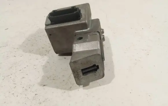 Mercedes-Benz E W211 Steering wheel lock A2084020330