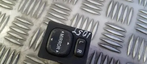 Toyota Yaris Wing mirror switch 183574