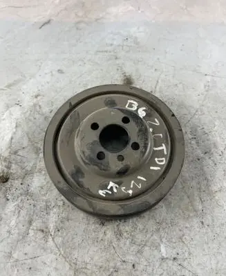 Volkswagen PASSAT B6 Crankshaft pulley 03G105243