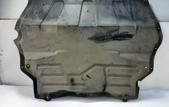 Volkswagen Tiguan Engine splash shield/under tray 5N0825235B 5N0825235