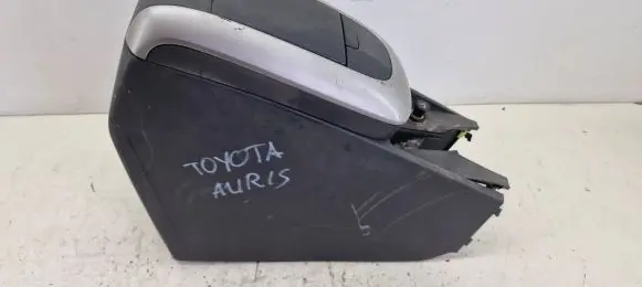 Toyota Auris 150 Armrest 5891102180