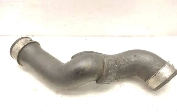 Mercedes-Benz C W203 Intercooler hose/pipe A2035282082