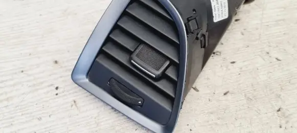 Opel Astra J Dashboard side air vent grill/cover trim 13417617 13417619 522040591