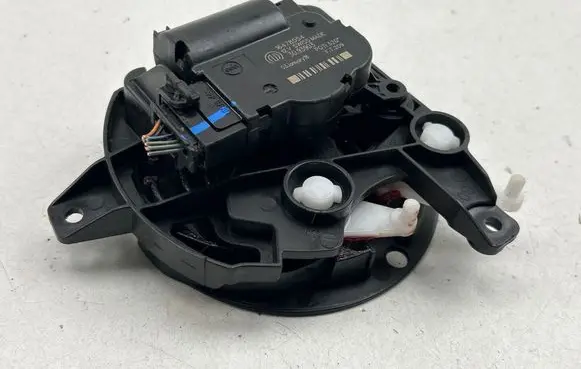 Chrysler Pacifica Air flap motor/actuator 16478554 3093903 P0T1320
