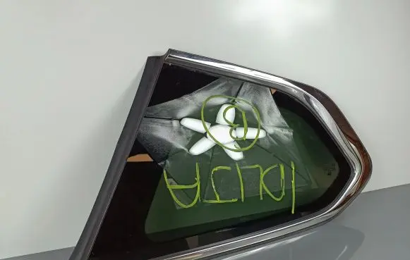 Hyundai Santa Fe Rear side window