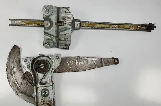 Ford Ranger Front window lifting mechanism without motor 