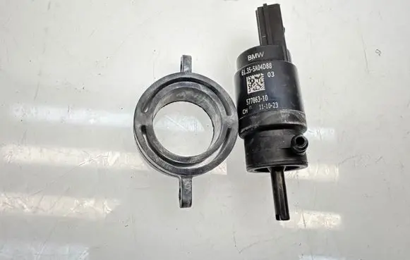 BMW iX Windscreen/windshield washer pump 61355A04D88 57786310