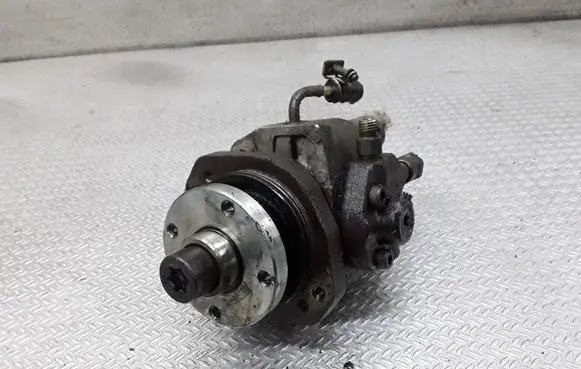 Nissan Almera Tino Fuel injection high pressure pump 16700AW421