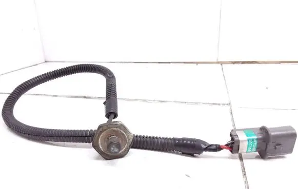 Mitsubishi Space Wagon Detonation knock sensor E1T15591