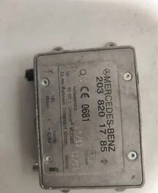 Mercedes-Benz E W212 Antenna control unit 2038201785 09102113