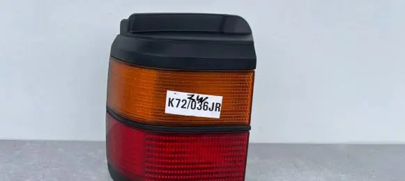 Volkswagen PASSAT B3 Rear/tail lights 333945111
