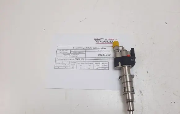 BMW 5 F10 F11 Fuel injector 7585261 10181010