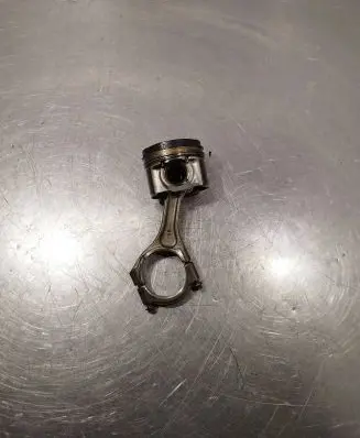 Subaru Impreza III Piston with connecting rod