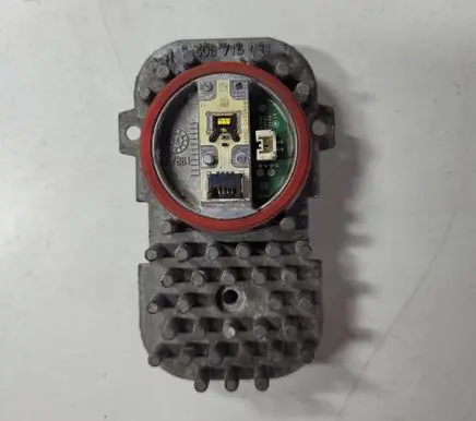 BMW X3 F25 LED ballast control module 1305715084