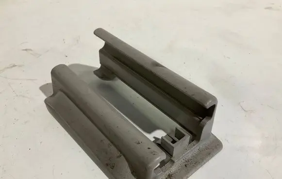 Mercedes-Benz E W211 Sliding door rail trim 2119190820