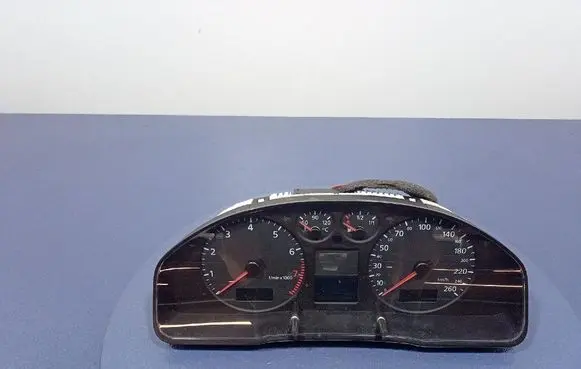 Audi A4 S4 B5 8D Speedometer (instrument cluster) 8D0920900P