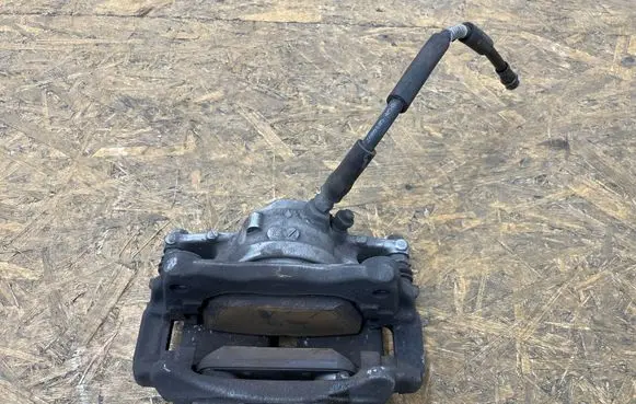 Mercedes-Benz C W205 Front brake caliper 50092C