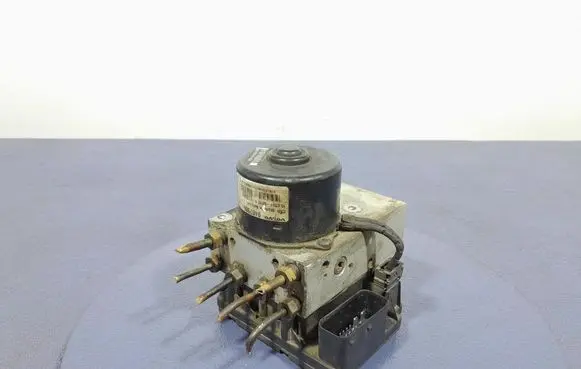 Volvo XC70 ABS Pump 9467586
