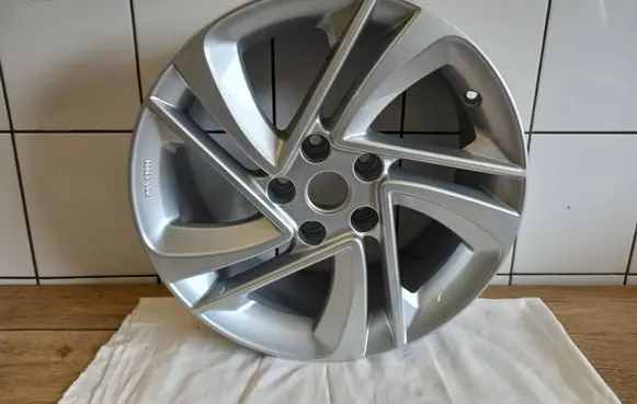 Nissan Qashqai R17 alloy rim KE4094E200