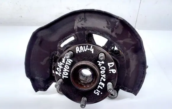 Toyota RAV 4 (XA40) Front wheel hub