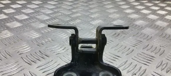 Toyota RAV 4 (XA30) Rear door upper hinge
