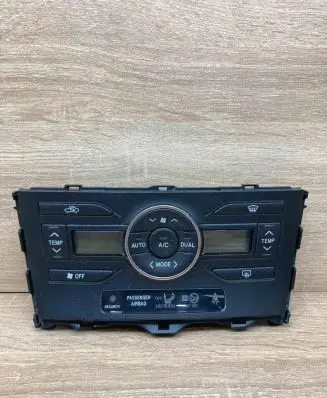 Toyota Auris 150 Climate control unit 5590002301