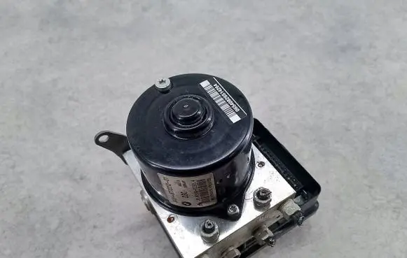 BMW 1 E81 E87 ABS Pump