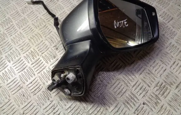 Nissan Note (E12) Front door electric wing mirror 212876226