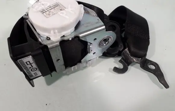 BMW 1 E81 E87 Front seatbelt 33059848 050907 061704