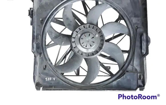 BMW 5 F10 F11 Radiator cooling fan shroud 7589026