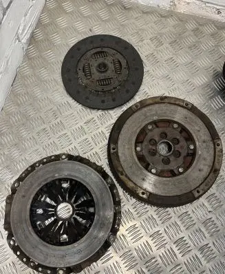Audi A4 S4 B7 8E 8H Clutch set kit 06D105266A