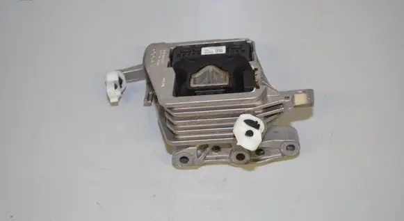 Engine mount bracket