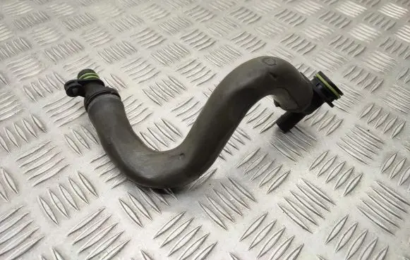 Audi Q2 - Breather hose/pipe 04E103202G