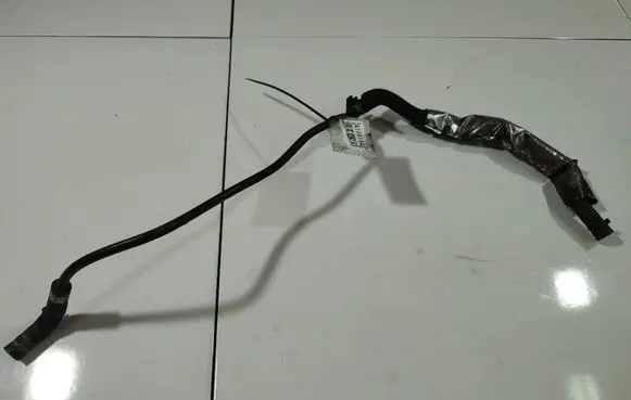 Audi A6 S6 C6 4F Engine coolant pipe/hose