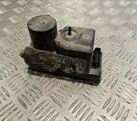 Audi 80 90 B3 Central locking vacuum pump 
