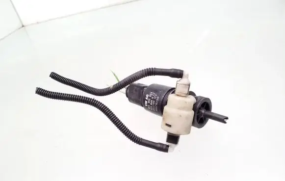 Volkswagen PASSAT B8 Windscreen/windshield washer pump 1K6955651