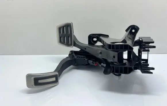 Volkswagen Golf VII Pedal assembly 5Q1723058BQ 190417