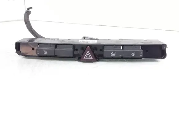 Opel Astra H Hazard light switch 13100109