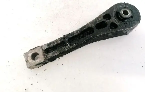 Volkswagen Touran I Engine mount bracket